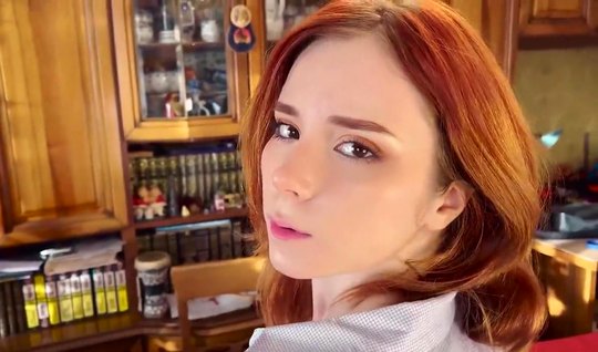 Redhead girl substitutes her ass for anal sex at home on camera