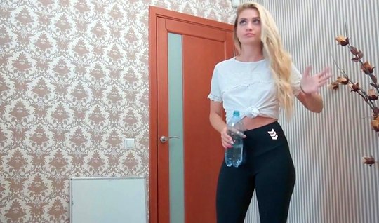 Blonde in a white t-shirt does not give up Russian home porn